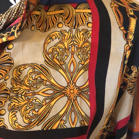 Beautiful blouse - Picture 4 of 7